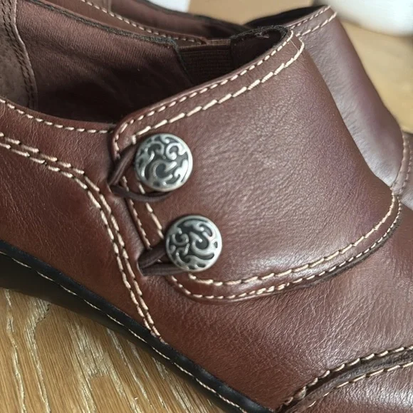 Clarks Dark Brown Leather Clogs with Button Detail - Picture 7 of 11